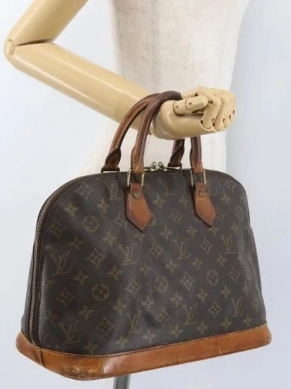 LOUIS VUITTON Monogram Alma Hand Bag M51130